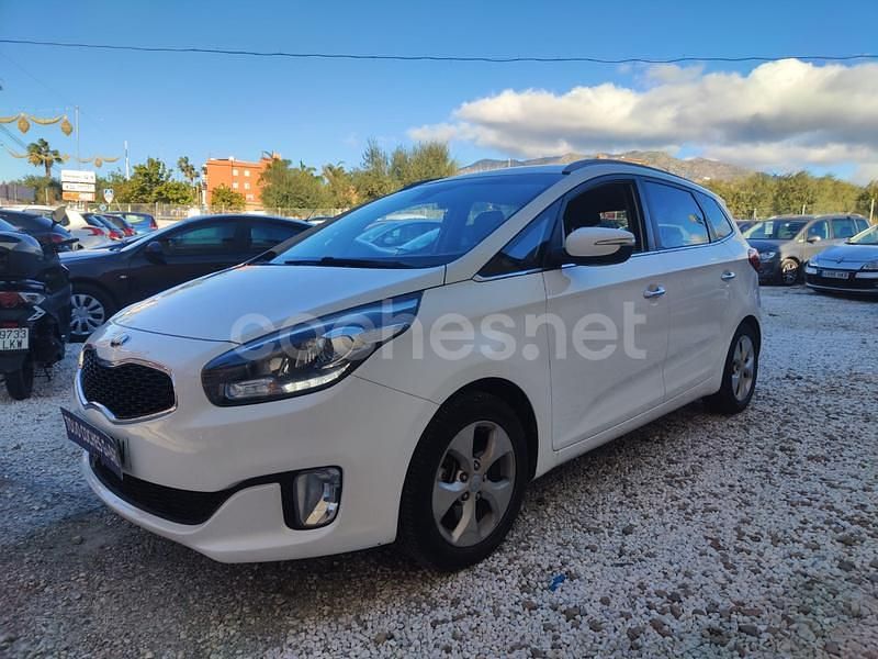 Blanco Usado 2015 Kia Carens Monovolumen | 8490 € (Buen precio) - Imagen 1/4