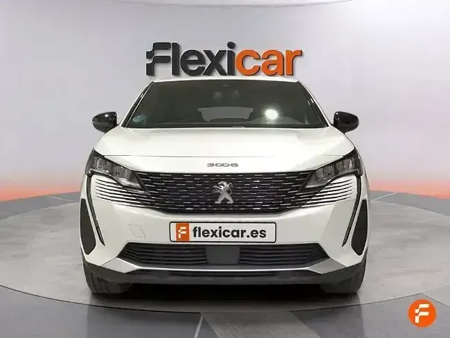 Usado Peugeot 3008 Allure 136 CV (100 kW) 2024 Blanco SUV
