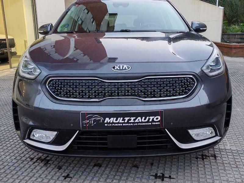 Usado Kia Niro 141 CV (103 kW) 2021 Gris / plata SUV