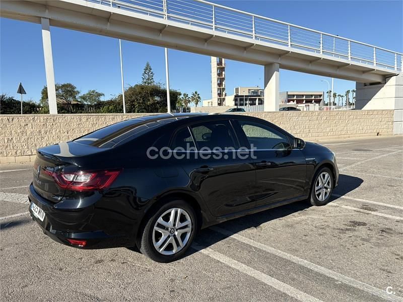 Usado Renault Mégane IV Bose Edition 115 CV (84 kW) 2019 Negro Berlina