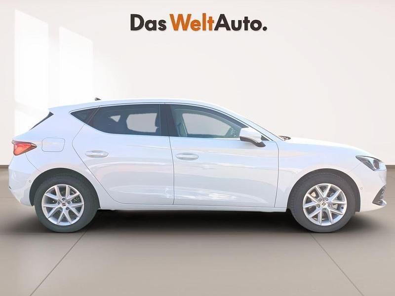 Usado Seat Leon Style 116 CV (85 kW) 2025 Blanco Berlina
