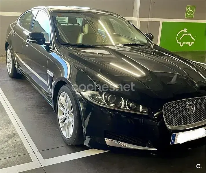 Usado Jaguar XF Sportbrake Premium Luxury 200 CV (147 kW) 2014 Negro Familiar