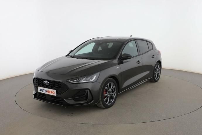 Gris Usado 2024 Ford Focus ST-Line Berlina | 23.999 € (Precio justo) - Imagen 1/3