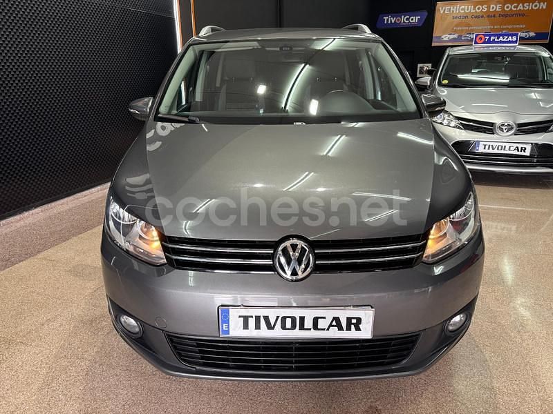Usado VW Touran Advance 105 CV (77 kW) 2014 Gris / plata Monovolumen