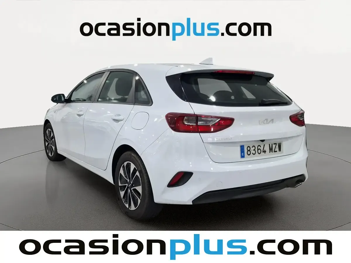 Usado Kia Ceed 101 CV (74 kW) 2025 Blanco Utilitario