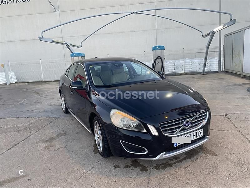Usado Volvo S60 Momentum 163 CV (119 kW) 2011 Negro Berlina