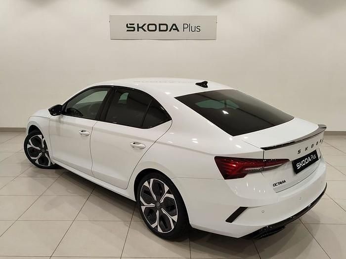 Blanco Nuevo 2025 Skoda Octavia RS | 39.700 € (Precio justo) - Imagen 1/4