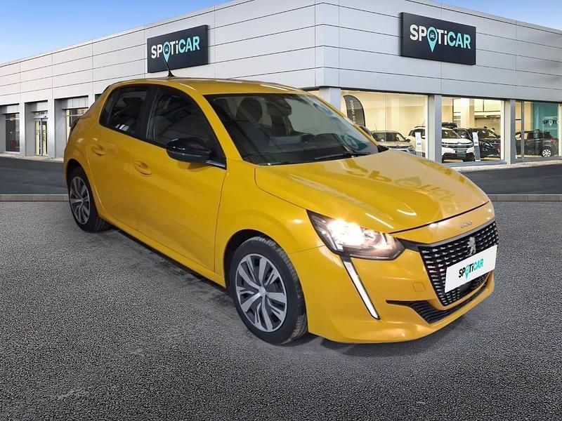 Usado Peugeot 208 Active 100 CV (73 kW) 2023 Dorado Utilitario