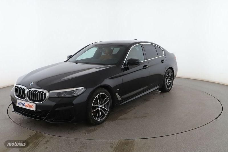 Negro Usado 2022 BMW 520 M Sport Berlina | 36.299 € (Un poco caro) - Imagen 1/3