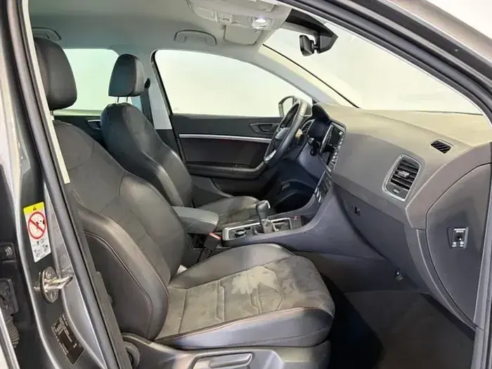 Usado Seat Ateca FR 150 CV (110 kW) 2025 Gris SUV
