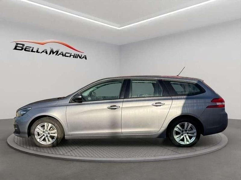 Usado Peugeot 308 Active 131 CV (96 kW) 2021 Gris Utilitario