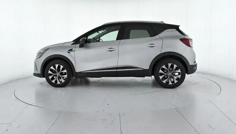 Begagnad Renault Captur Techno 91 HK (66 kW) 2024 Grå SUV