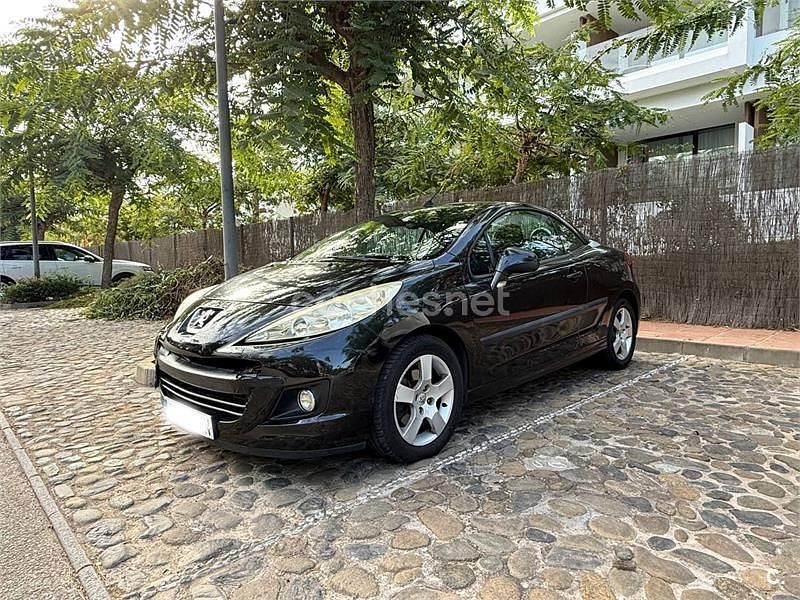 Negro Usado 2010 Peugeot 207 CC Descapotable | 4000 € (Buen precio) - Imagen 1/4