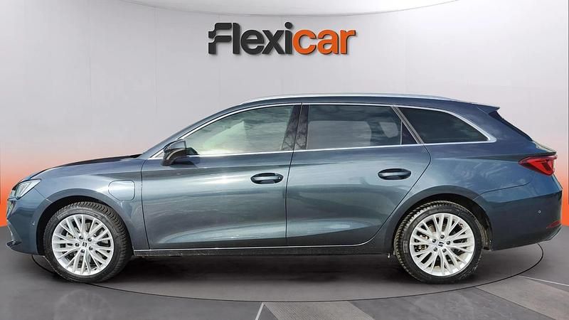 Usado Seat Leon Reference 90 CV (66 kW) 2021 Gris Utilitario