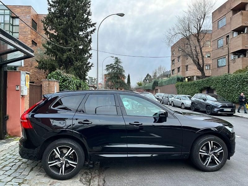 Usado Volvo XC60 R-Design 340 CV (250 kW) 2021 Negro SUV