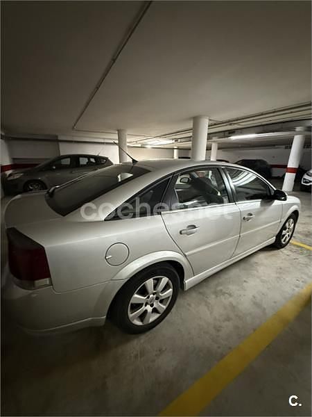 Usado Opel Vectra Design Edition 120 CV (88 kW) 2005 Gris / plata Berlina