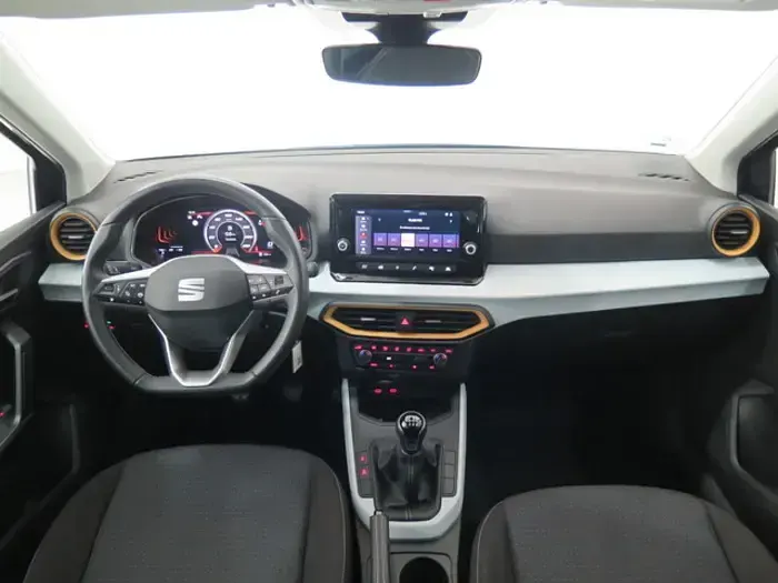 Usado Seat Arona Style 115 CV (84 kW) 2025 Gris SUV