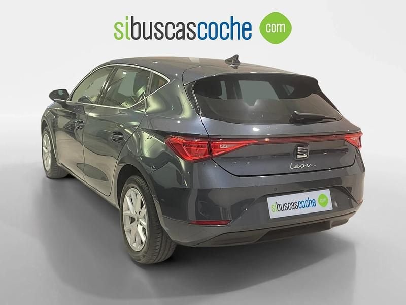 Usado Seat Leon Style 116 CV (85 kW) 2025 Gris/plata