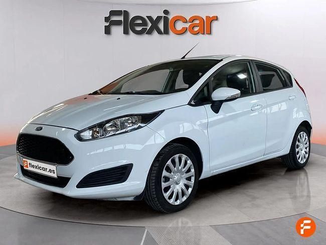 Usado Ford Fiesta Trend 75 CV (55 kW) 2017 Blanco Berlina
