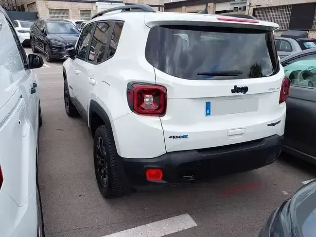 Usado Jeep Renegade Trailhawk 240 CV (176 kW) 2024 Blanco SUV
