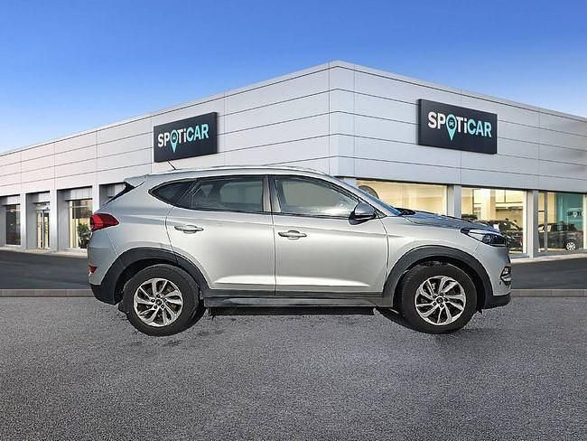 Usado Hyundai Tucson 115 CV (84 kW) 2016 Gris SUV