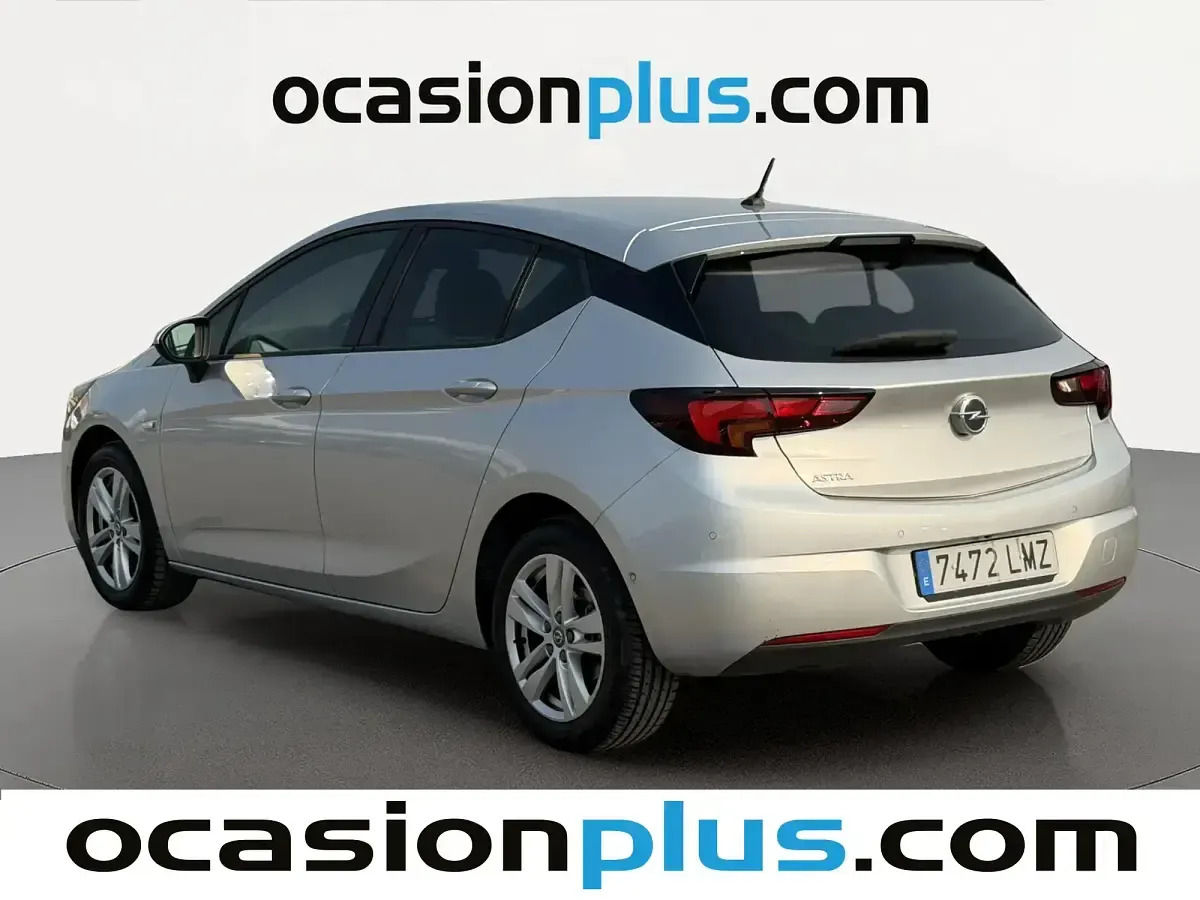 Usado Opel Astra Edition 110 CV (80 kW) 2021 Gris
