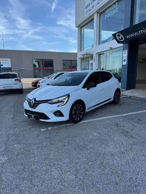 Usado Renault Clio Evolution 101 CV (74 kW) 2023 Blanco Utilitario