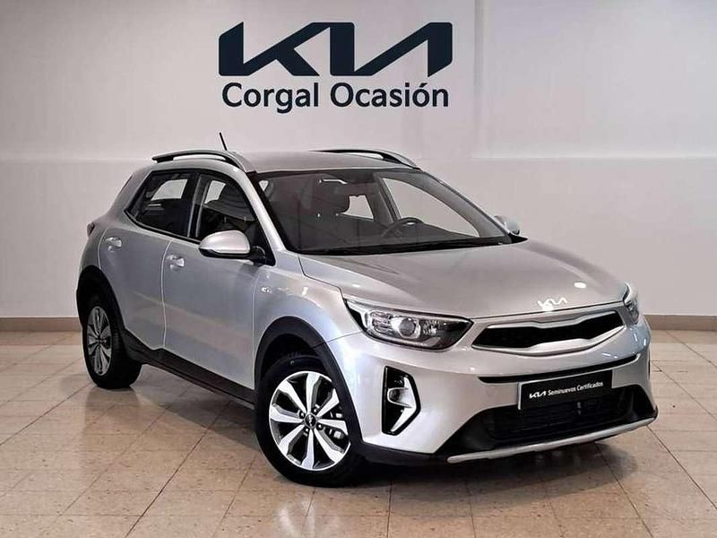 Plateado Usado 2024 Kia Stonic SUV | 18.850 € (Un poco caro) - Imagen 1/4