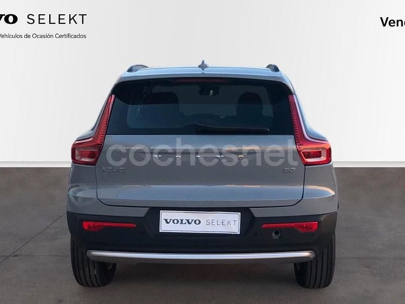 Nuevo Volvo XC40 163 CV (119 kW) 2025 Gris / plata SUV