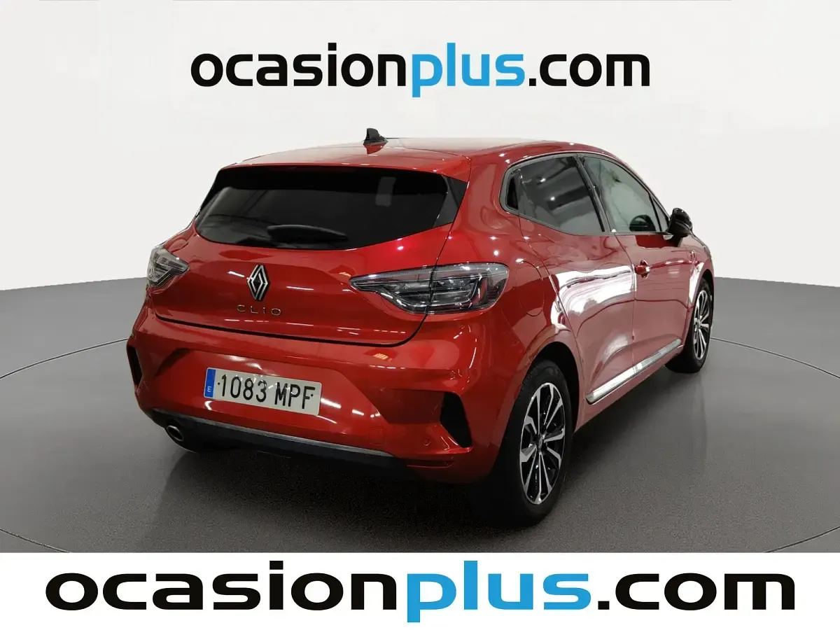 Usado Renault Clio Techno 91 CV (66 kW) 2024 Rojo Utilitario