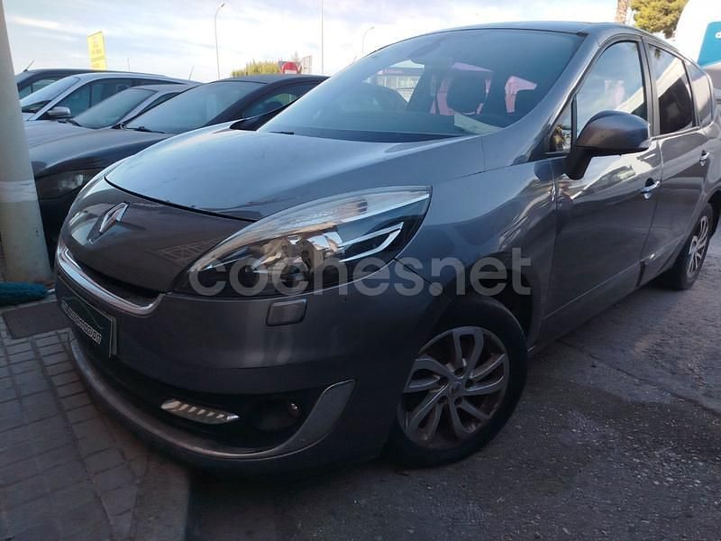 Usado Renault Grand Scénic III Dynamique 110 CV (80 kW) 2012 Gris / plata Monovolumen
