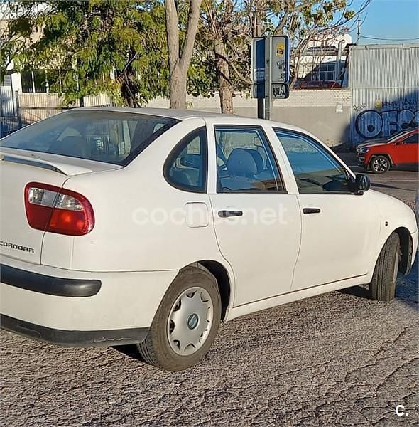 Usado Seat Cordoba Stella 75 CV (55 kW) 2002 Blanco Berlina