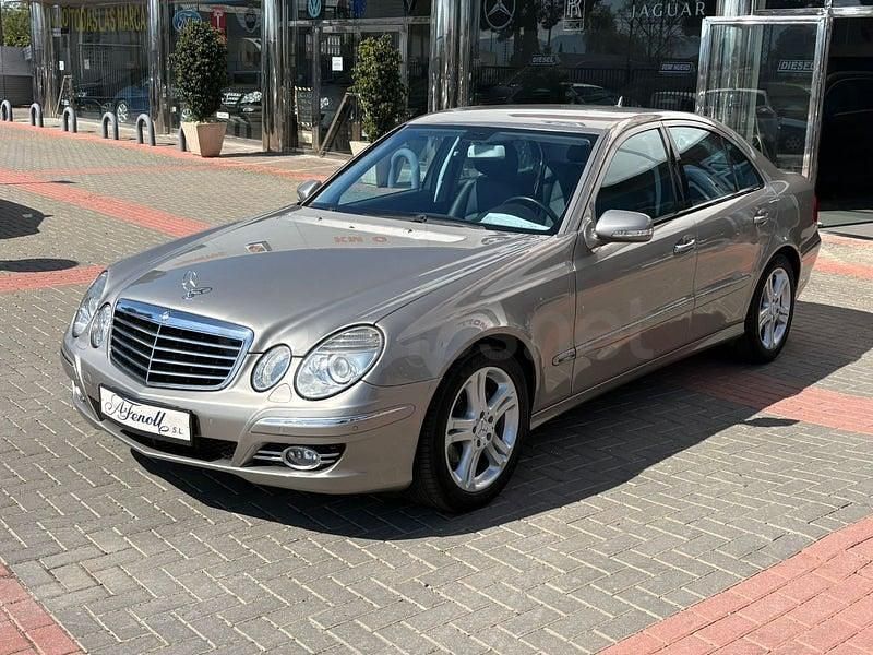Usado Mercedes E280 Avantgarde 190 CV (139 kW) 2007 Gris Berlina
