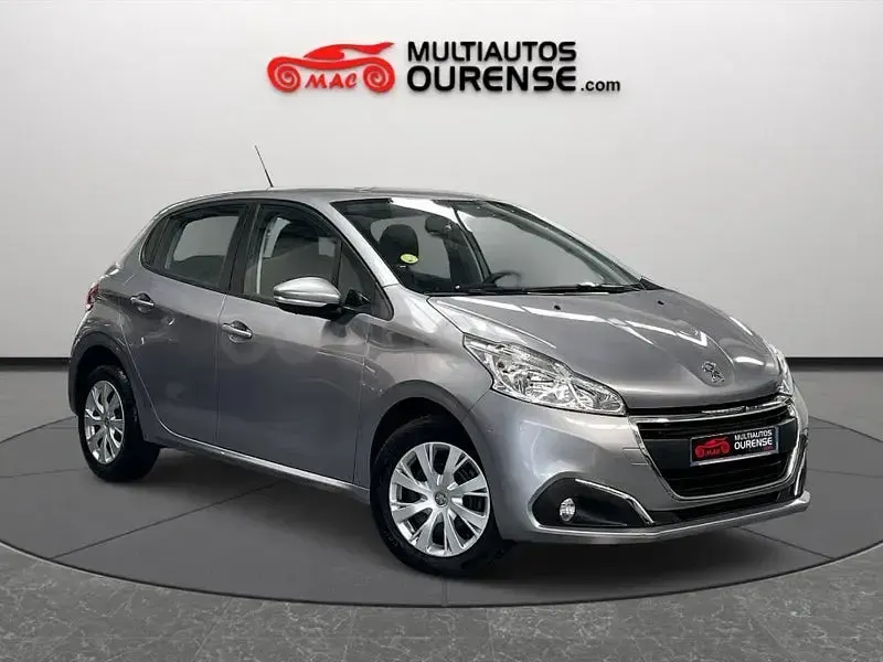 Usado Peugeot 208 Business-Line 100 CV (73 kW) 2020 Gris / plata Utilitario