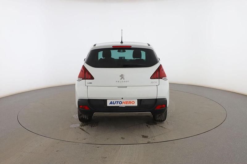 Usado Peugeot 3008 Allure 120 CV (88 kW) 2016 Blanco SUV