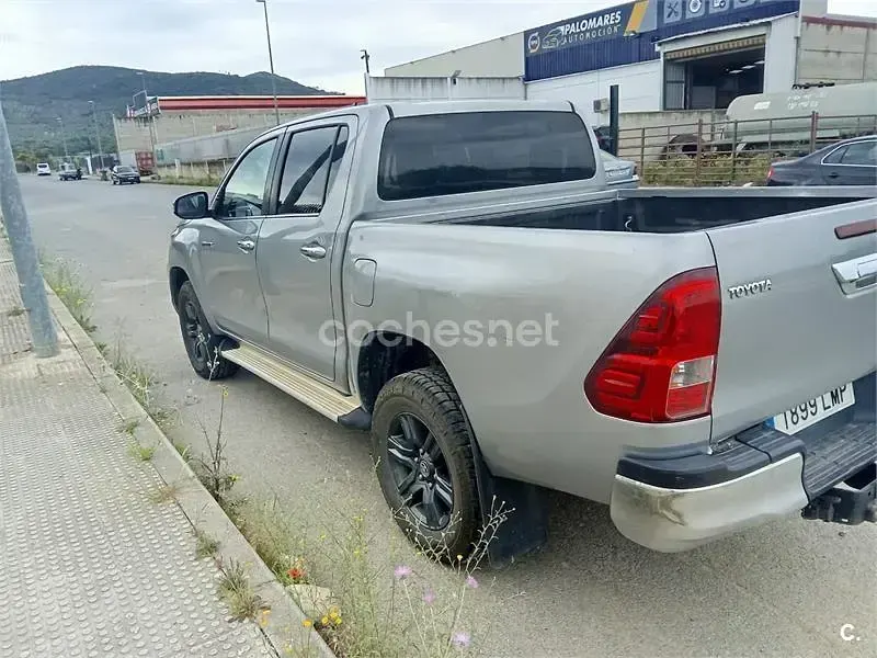 Usado Toyota HiLux 204 HP (150 kW) 2021 Cinzento Pickup