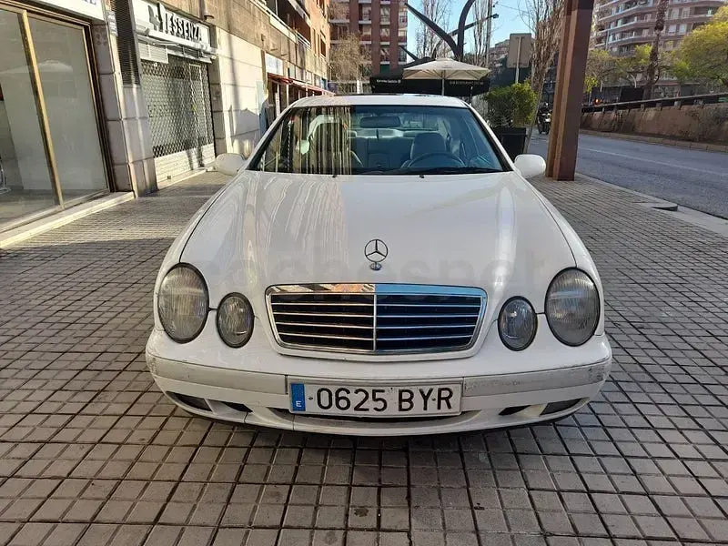 Usado Mercedes CLK230 193 CV (141 kW) 1998 Blanco Coupe