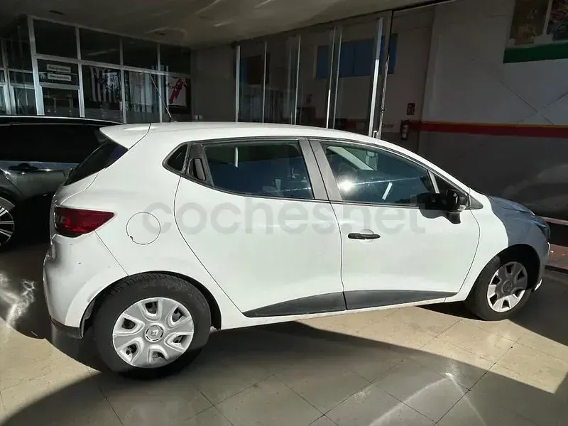 Usado Renault Clio IV Authentique 75 CV (55 kW) 2016 Blanco Berlina
