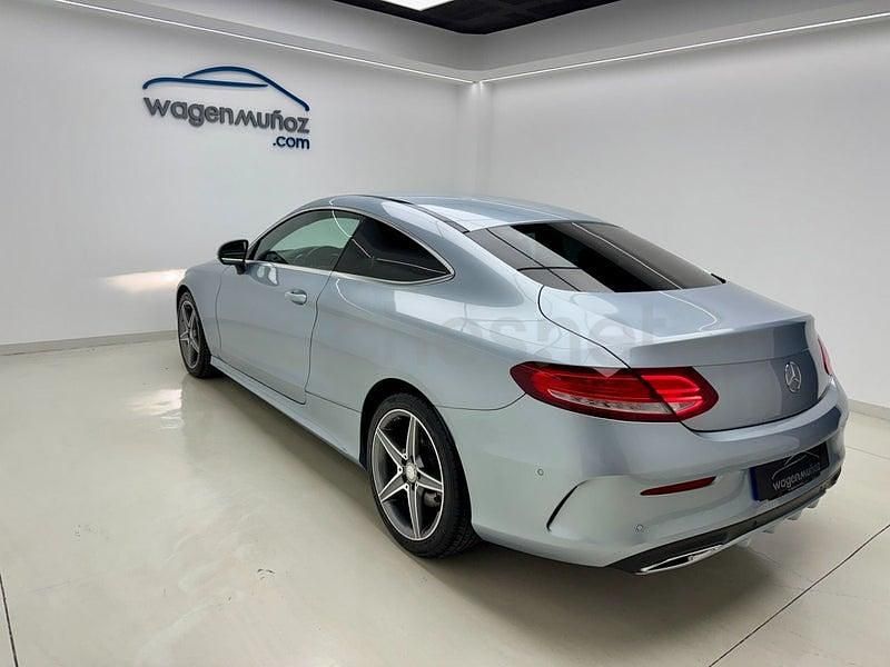 Usado Mercedes C220 AMG line 170 CV (125 kW) 2016 Gris / plata Coupe