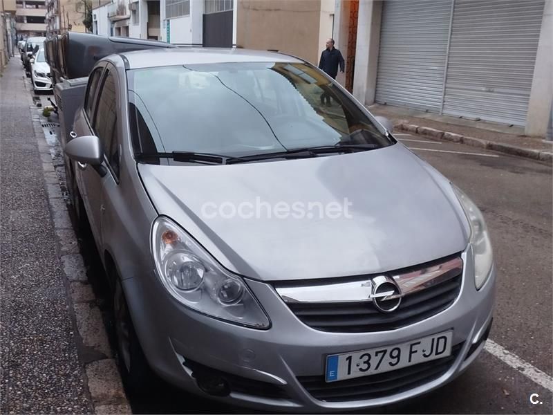 Gris / plata Usado 2006 Opel Corsa Enjoy Berlina | 3900 € (Precio justo) - Imagen 1/4