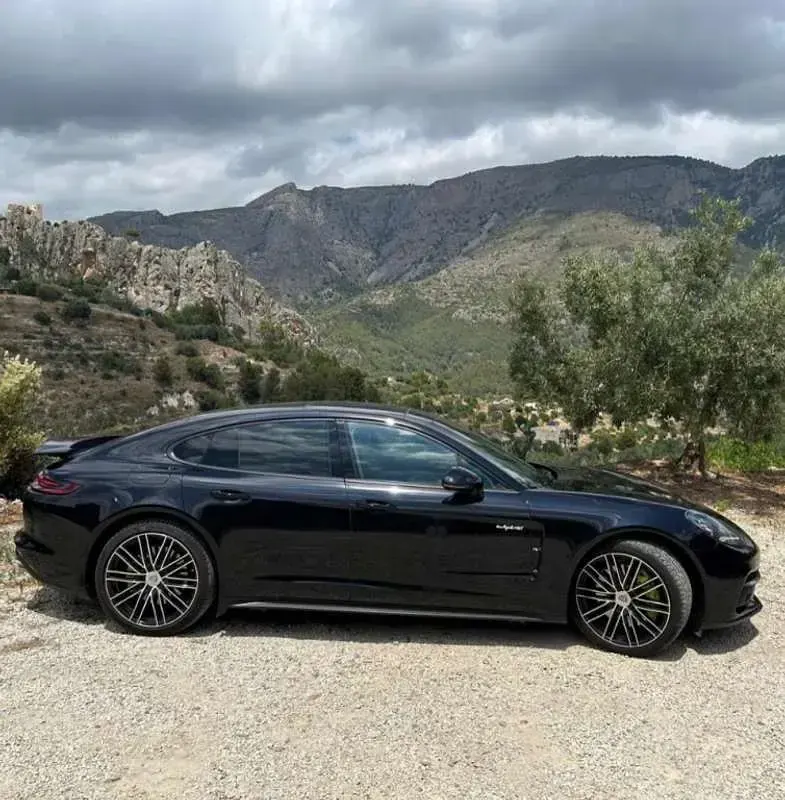Usado Porsche Panamera 4 E-Hybrid Sport Turismo Sport Turismo 462 CV (339 kW) 2019 Negro Familiar