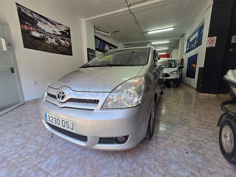 Usado Toyota Corolla Verso Sport 177 CV (130 kW) 2005 Gris / plata Monovolumen
