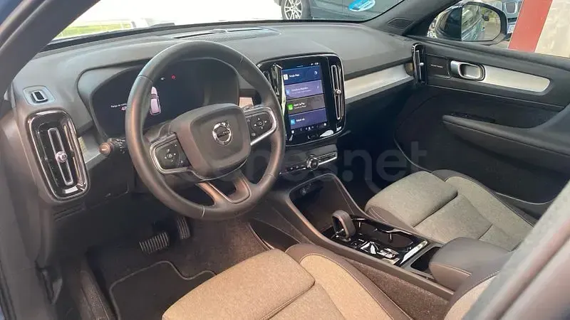 Usado Volvo XC40 Plus 163 CV (119 kW) 2025 Azul SUV