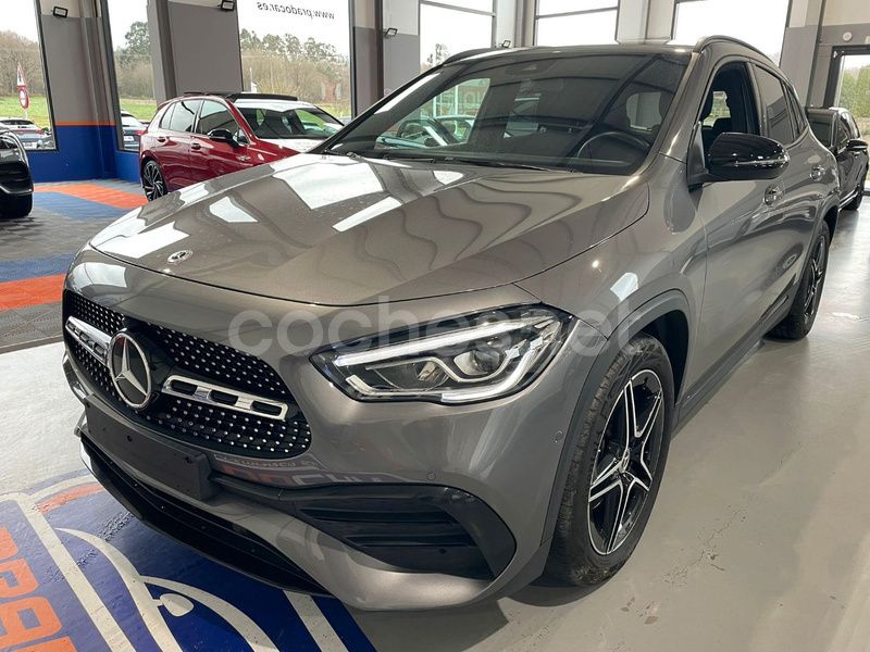 Gris / plata Usado 2022 Mercedes GLA200 SUV | 38.900 € (Un poco caro) - Imagen 1/4