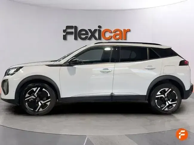 Usado Peugeot 2008 Allure 100 CV (73 kW) 2023 Blanco SUV