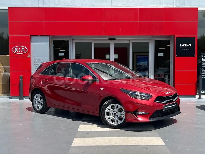 Usado Kia Ceed 120 CV (88 kW) 2024 Rojo Utilitario