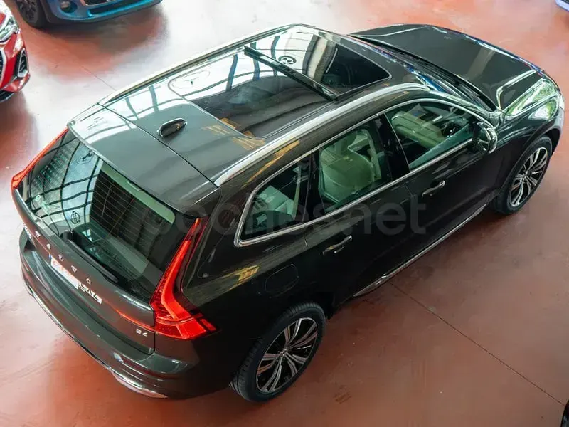 Usado Volvo XC60 Inscription 197 CV (144 kW) 2022 Gris / plata SUV