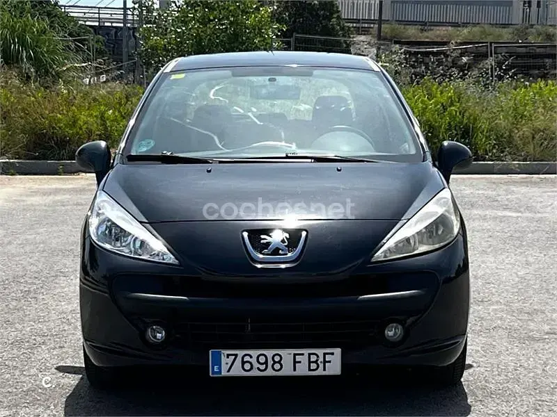 Usado Peugeot 207 90 CV (66 kW) 2006 Negro Berlina
