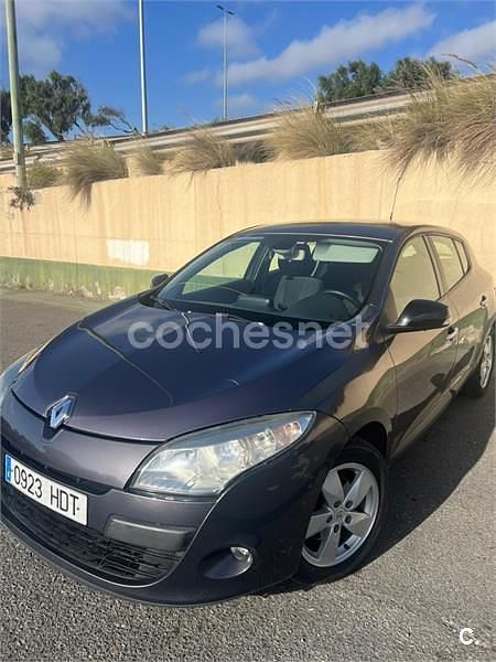 Usado Renault Mégane 110 CV (80 kW) 2011 Gris / plata Berlina