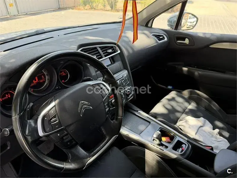 Usado Citroën C4 112 CV (82 kW) 2011 Blanco Berlina